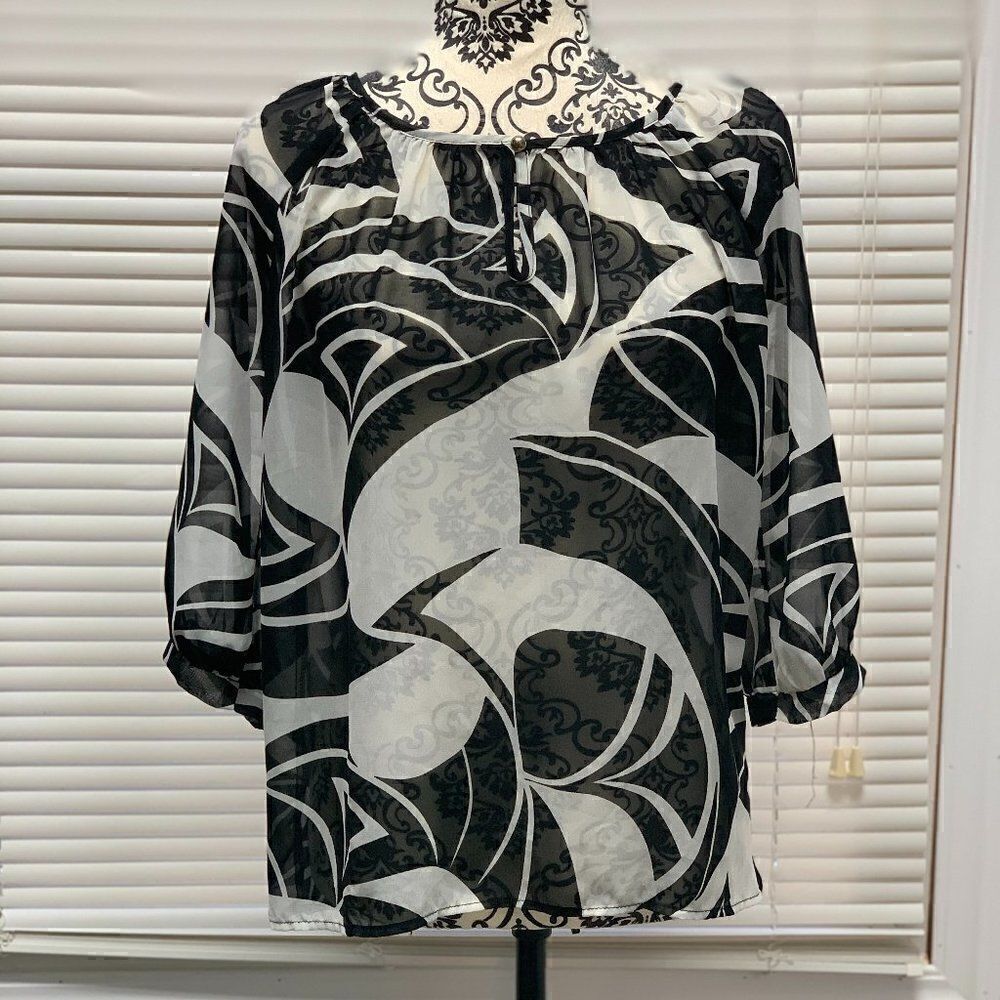 GORGEOUS Everly 3/4 Length Sheer Top Size Small